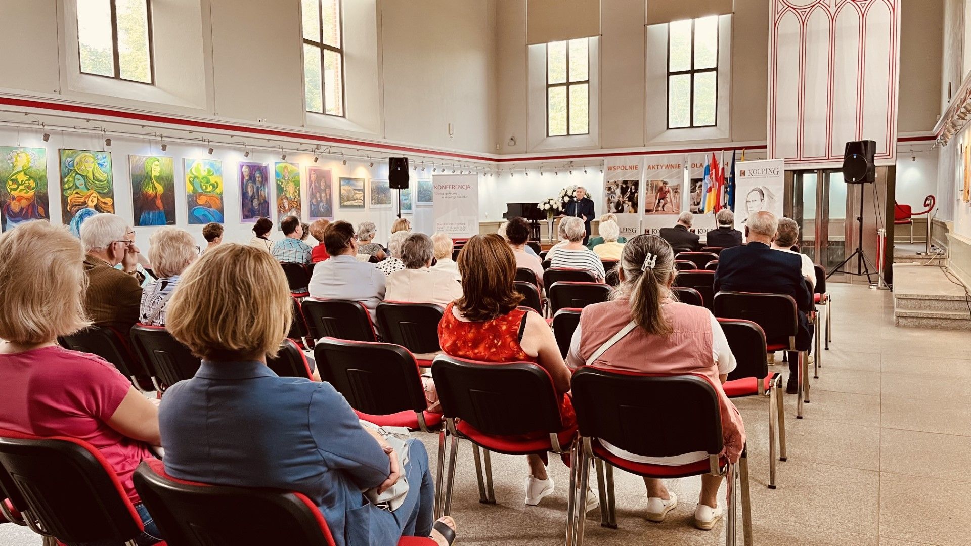 Podsumowanie konferencji "Dialog społeczny o aksjologii narodu"